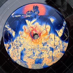 No Finger Nails feat. Daman & The Navigator - Crazy World